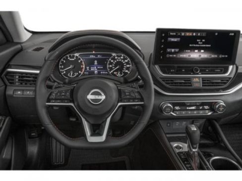 Used 2025 Nissan Altima 2.5 SR AWD/4WD image 9