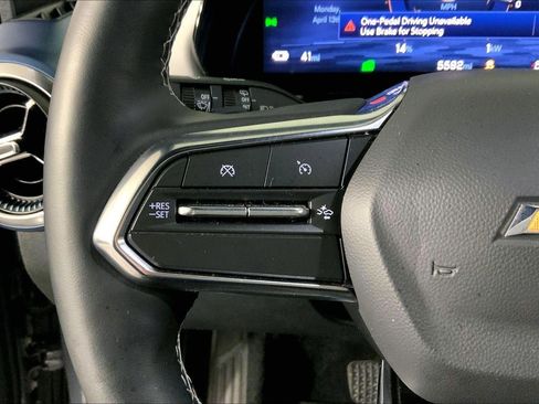 Used 2025 Chevrolet Equinox EV LT FWD image 18