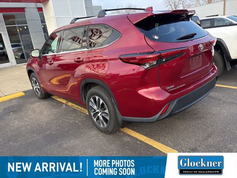 Used 2022 Toyota Highlander XLE image 5
