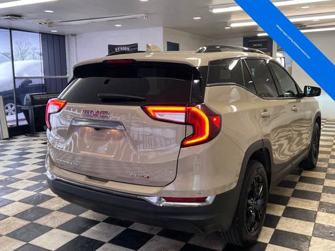 Used 2022 GMC Terrain AT4 image 11