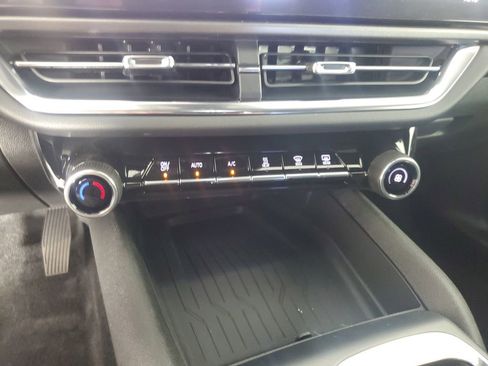 New 2026 Chevrolet Equinox EV LT image 18