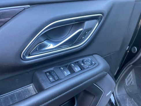 Used 2024 Chevrolet Tahoe LT image 3