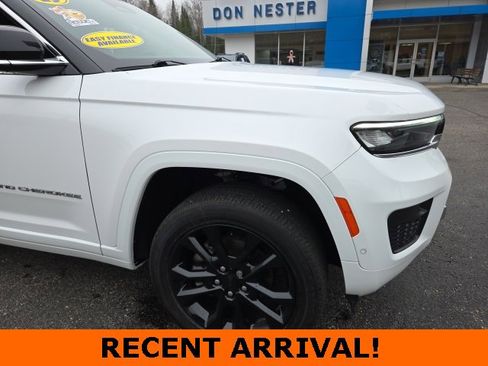 Used 2023 Jeep Grand Cherokee Overland w/ Luxury Tech Group IV image 34