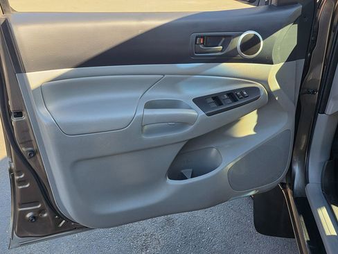 Used 2013 Toyota Tacoma 4x4 Double Cab image 21