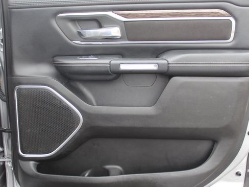 Used 2019 RAM 1500 Laramie w/ Off Road Group image 30