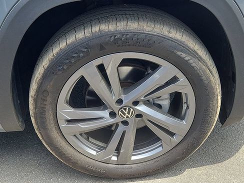 Used 2024 Volkswagen Atlas Cross Sport SEL R-Line AWD/4WD image 10