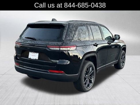 New 2025 Jeep Grand Cherokee Limited image 5