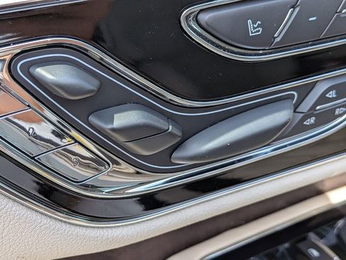 Certified 2021 Lincoln Navigator Reserve AWD/4WD image 22