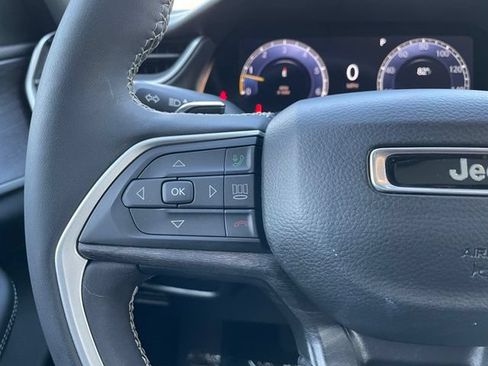 Used 2023 Jeep Grand Cherokee L Limited AWD/4WD image 15