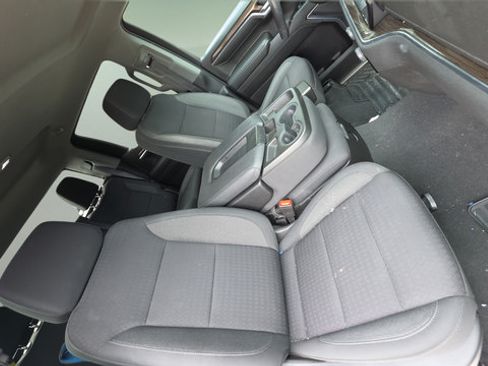 Used 2022 Chevrolet Silverado 1500 LT AWD/4WD image 13