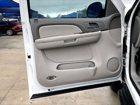 Used 2009 GMC Yukon XL SLE w/ Convenience Package image 21