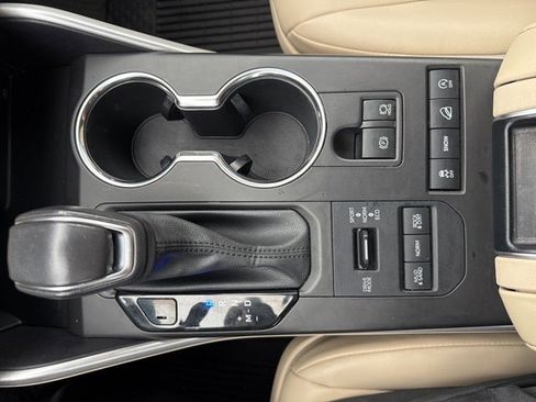 Certified 2021 Toyota Highlander XLE image 33