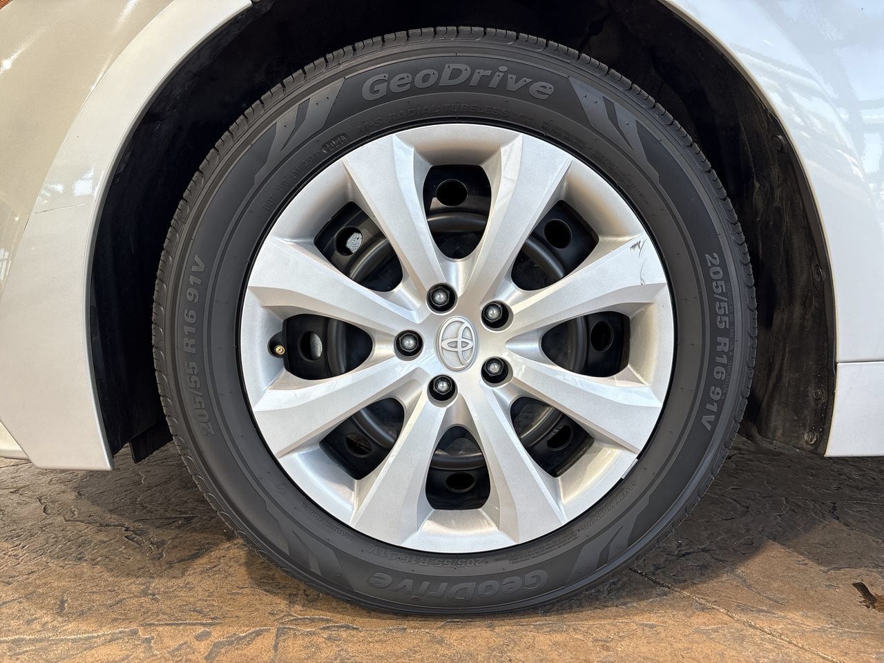 Certified 2024 Toyota Corolla LE FWD image 10