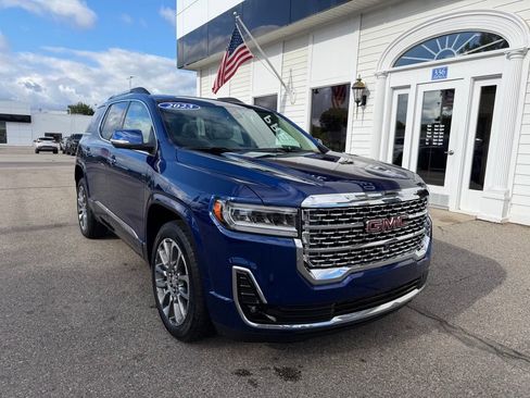 Certified 2023 GMC Acadia Denali w/ Denali Technology Package AWD/4WD image 3