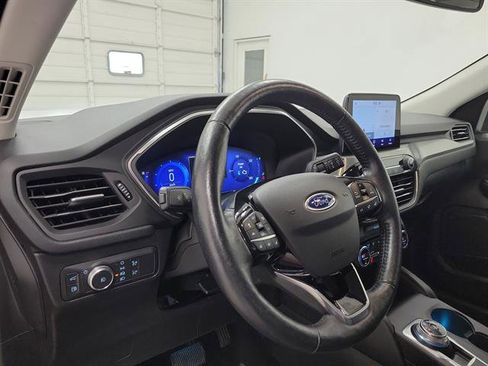 Used 2021 Ford Escape Titanium image 21