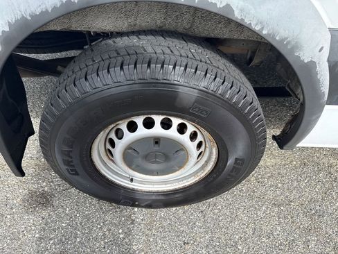 Used 2017 Mercedes-Benz Sprinter 2500 image 29