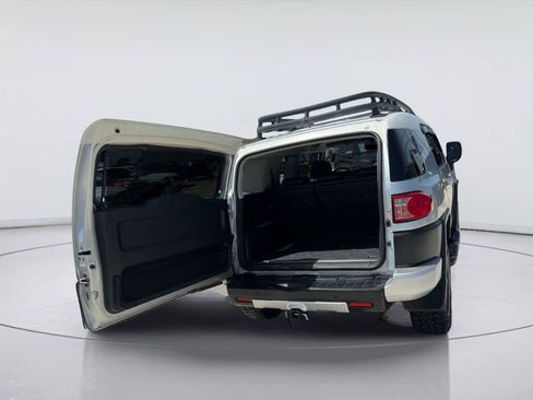 Used 2007 Toyota FJ Cruiser 4WD image 12