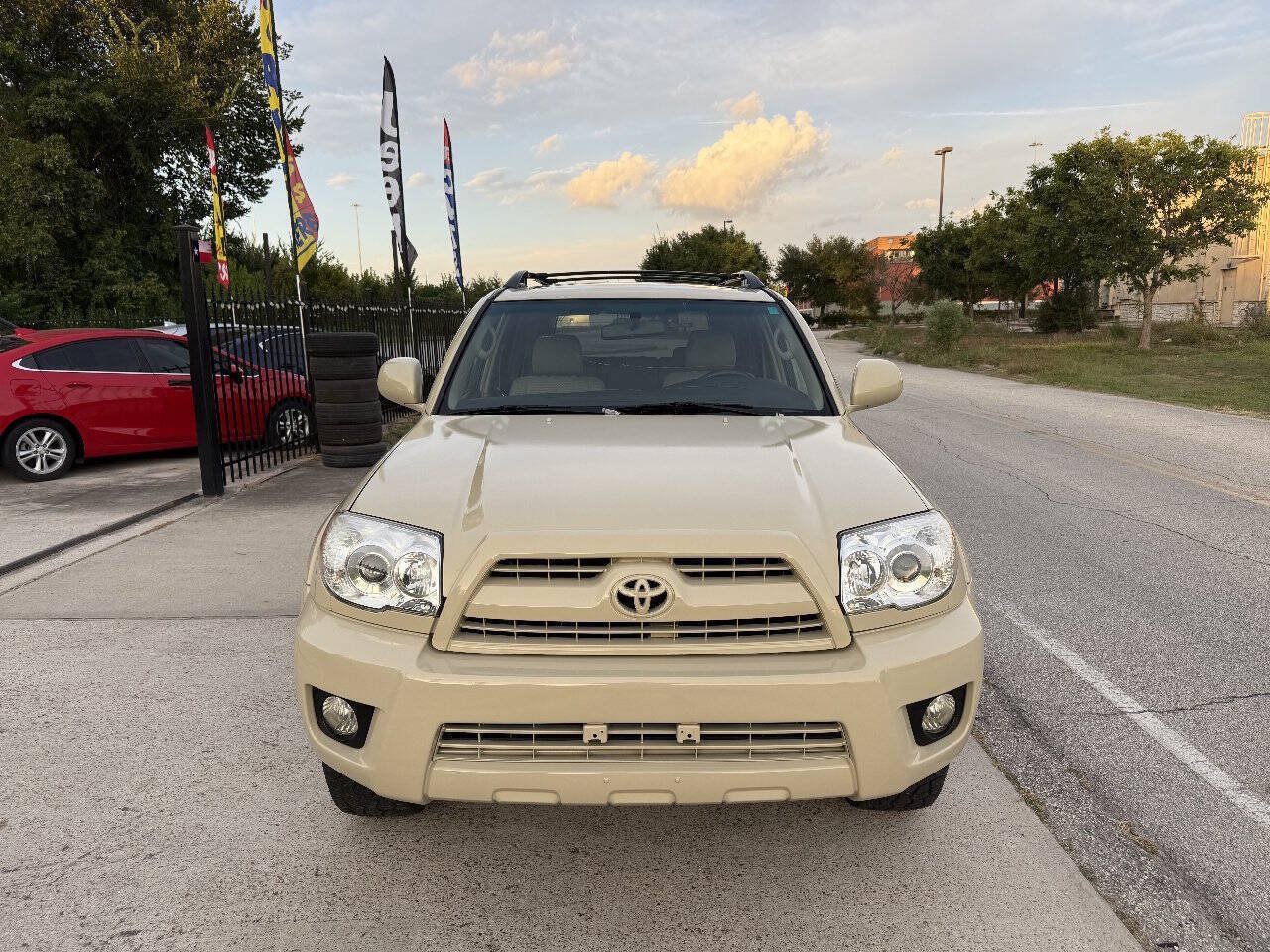 Used 2007 Toyota 4Runner SR5 AWD/4WD image 3