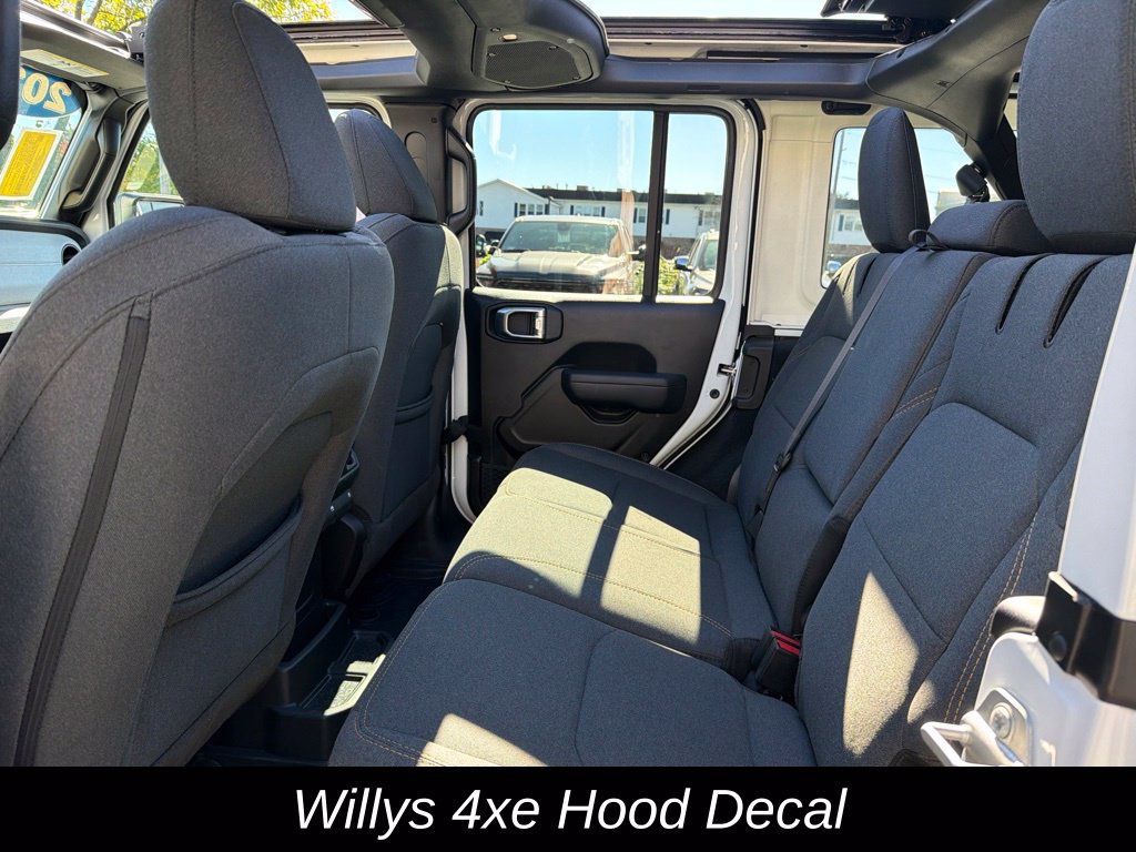 Used 2024 Jeep Wrangler Unlimited AWD/4WD image 36