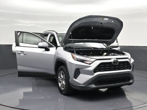 Used 2022 Toyota RAV4 XLE FWD image 37