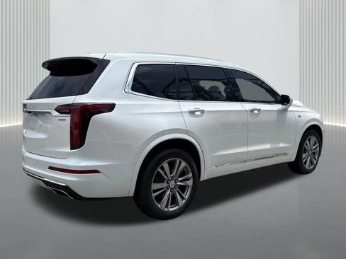 Certified 2023 Cadillac XT6 Premium Luxury w/ Technology Package FWD image 5