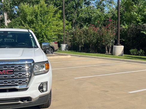 Used 2021 GMC Canyon Denali AWD/4WD image 3