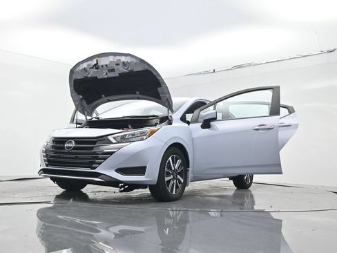 Used 2025 Nissan Versa SV w/ Trunk Package FWD image 28