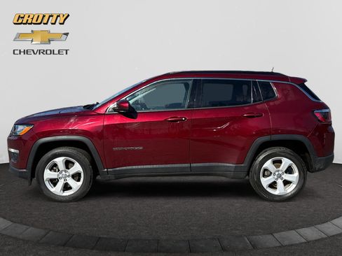 Used 2021 Jeep Compass Latitude image 2