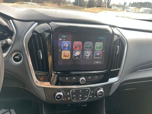 Used 2019 Chevrolet Traverse LT image 16