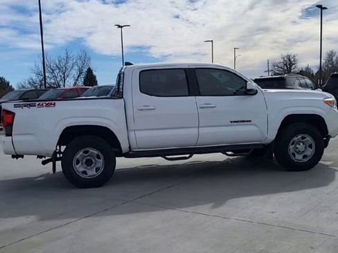 Used 2018 Toyota Tacoma SR w/ SR Convenience Package image 2