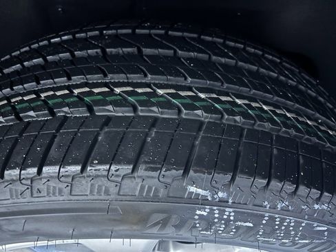 New 2026 Chevrolet Suburban Premier image 7