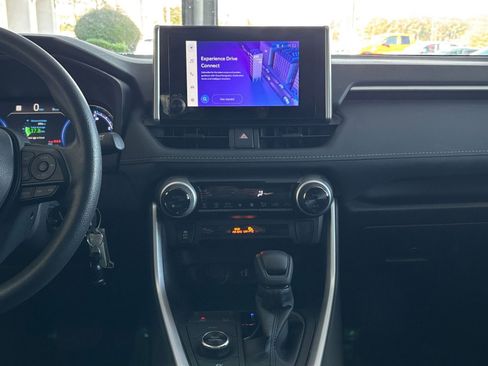 Used 2025 Toyota RAV4 LE image 25
