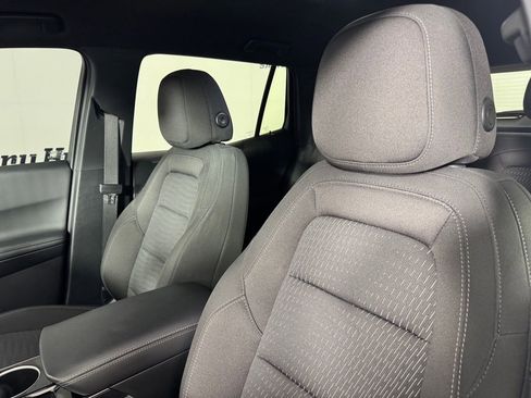 Used 2026 Chevrolet Equinox LT FWD image 10