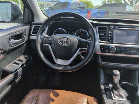 Used 2018 Toyota Highlander Limited AWD/4WD image 13
