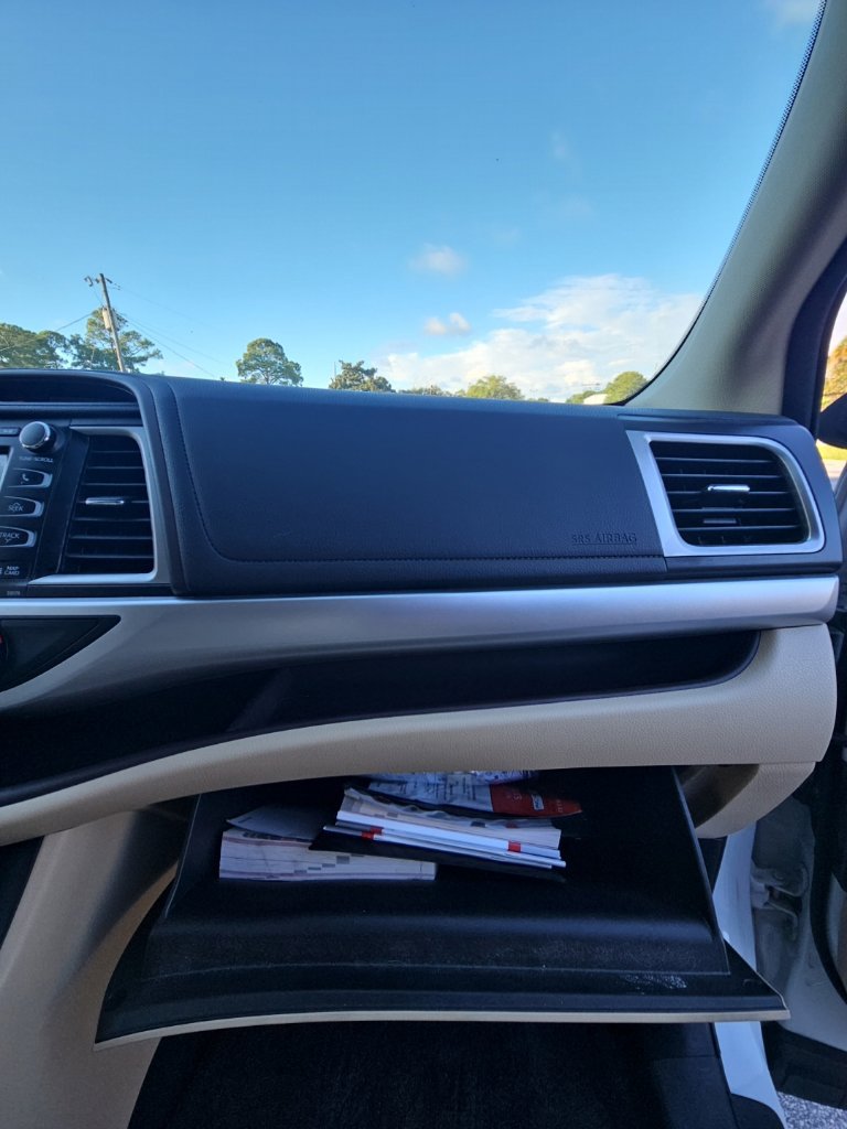Used 2017 Toyota Highlander XLE FWD image 26