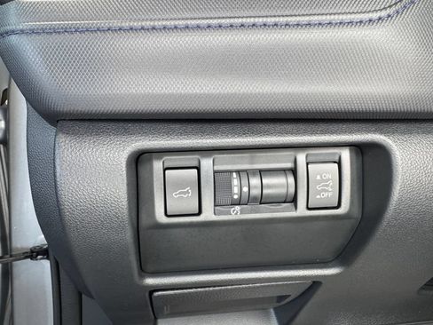 Used 2025 Subaru Forester Premium AWD/4WD image 11