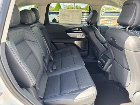 New 2026 Lincoln Nautilus Reserve image 22