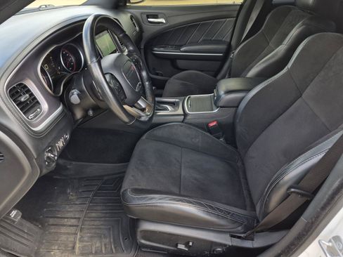Used 2022 Dodge Charger R/T w/ Plus Group RWD image 12