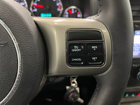 Used 2012 Jeep Liberty Limited Jet w/ Comfort/Convenience Group image 24