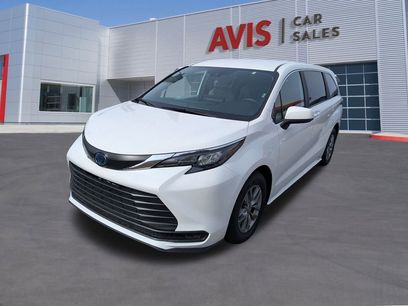Used 2025 Toyota Sienna LE