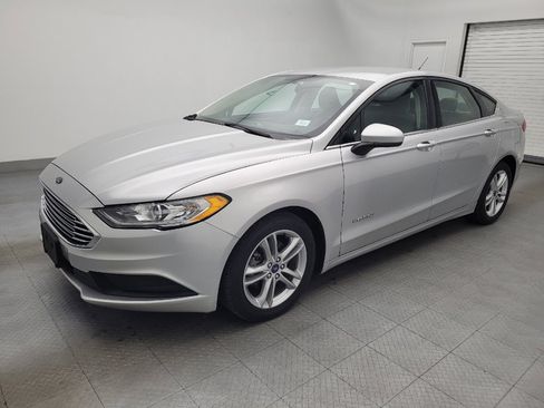 Used 2018 Ford Fusion S image 2