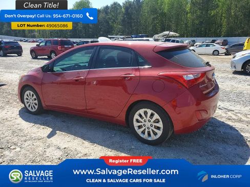 Used 2017 Hyundai Elantra GT image 3