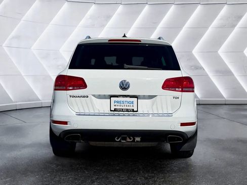 Used 2012 Volkswagen Touareg TDI image 7