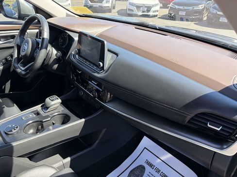 Used 2021 Nissan Rogue SV w/ Premium Package AWD/4WD image 30