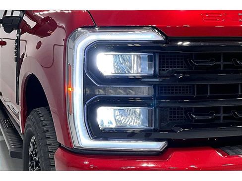 Used 2024 Ford F250 Lariat w/ Lariat Ultimate Package AWD/4WD image 29