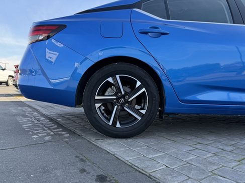 Used 2025 Nissan Sentra SV image 11