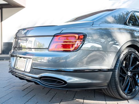 Used 2025 Bentley Flying Spur Plug-In Hybrid AWD/4WD image 52