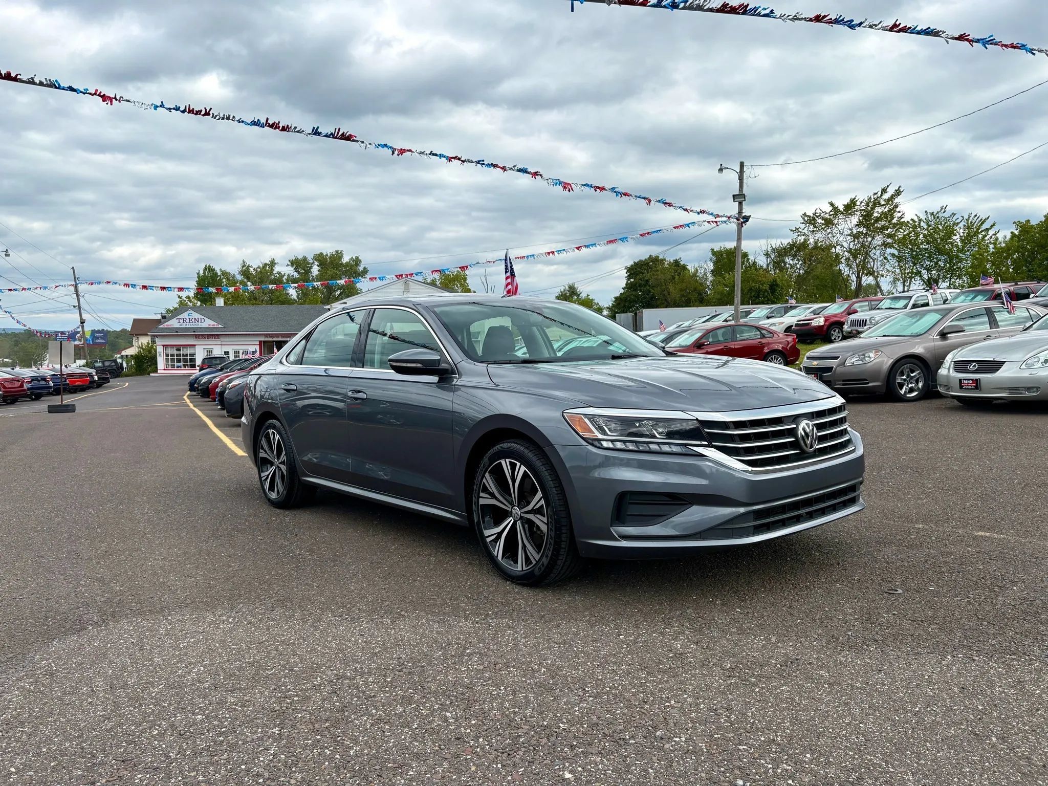 Used 2021 Volkswagen Passat 2.0T SE FWD image 7