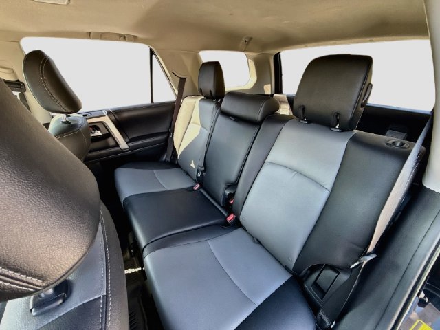 Used 2021 Toyota 4Runner SR5 Premium w/ Moonroof Package AWD/4WD image 23