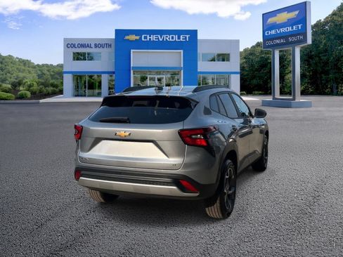 Certified 2025 Chevrolet Trax LT w/ Driver Confidence Package FWD image 6